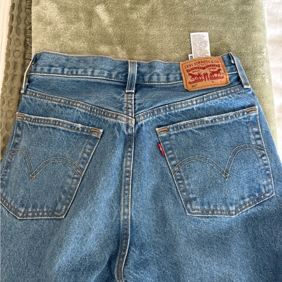 Levi Straight Leg Wedgie Fit Jeans - Picture 4 of 9